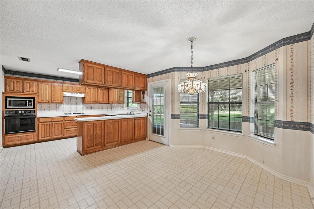 4111 Blossom Trail