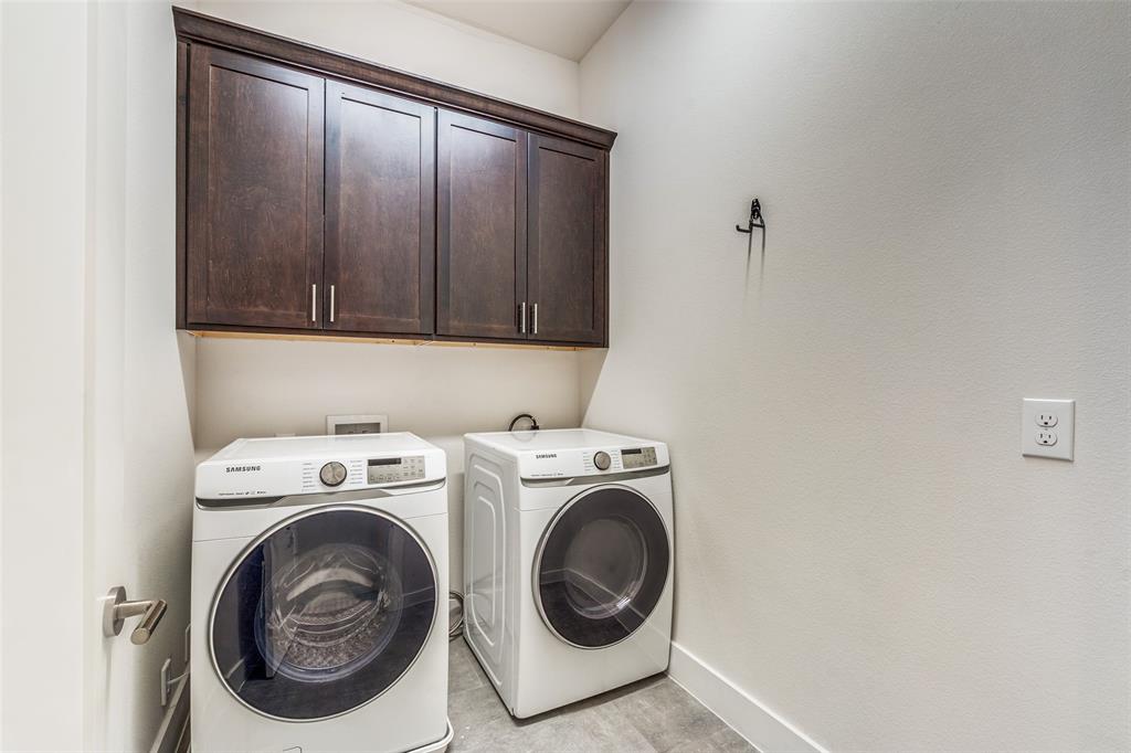 Thirty One Dallas Square #2 - Residential Lease