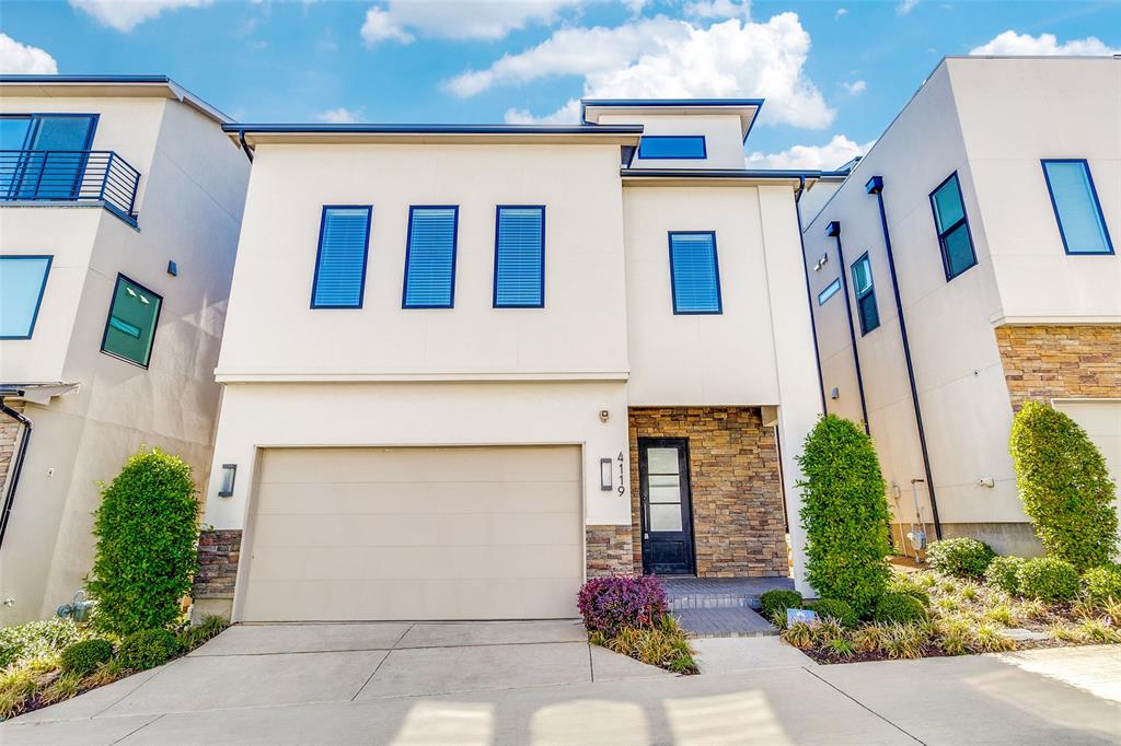 Thirty One Dallas Square #2 - Residential Lease