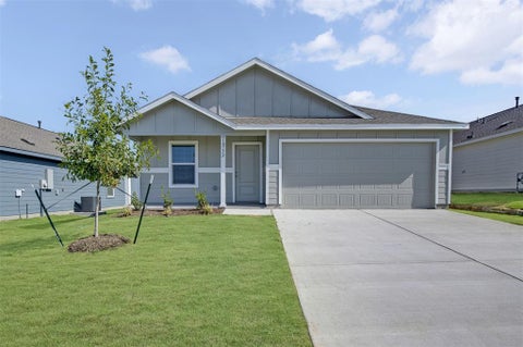 Photo of 10752 Gun Barrel Street, Fort Worth, TX 76108 (MLS # 21367065)