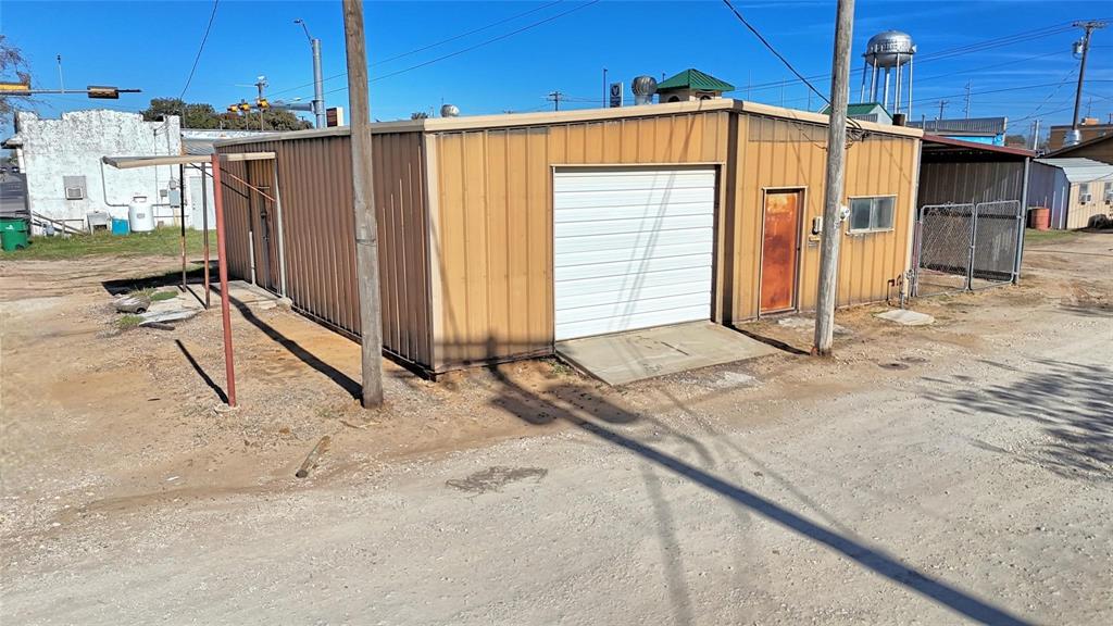 105 W Highway 82