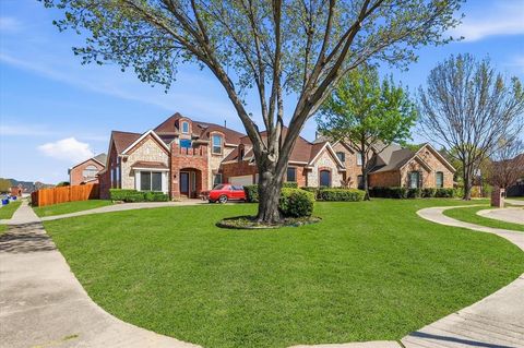 Photo of 5 Scramble Court, Mansfield, TX 76063 (MLS # 21214241)