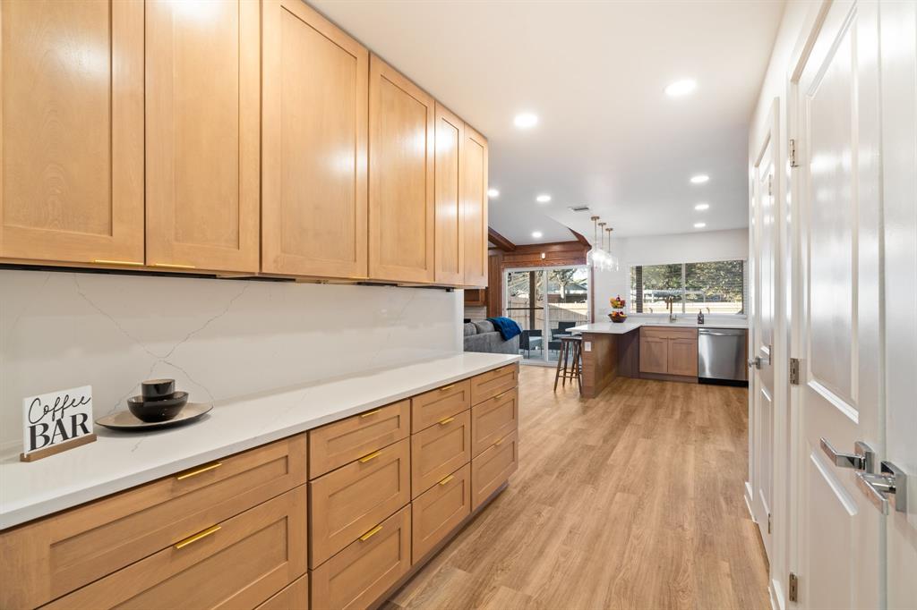 White Rock Village 01 - Residential