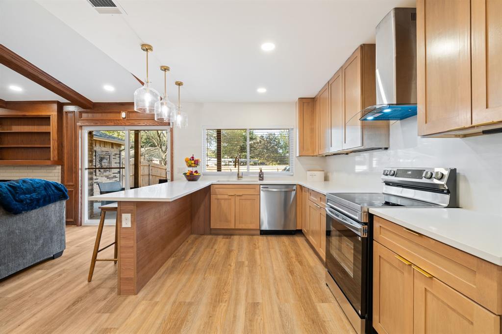 White Rock Village 01 - Residential