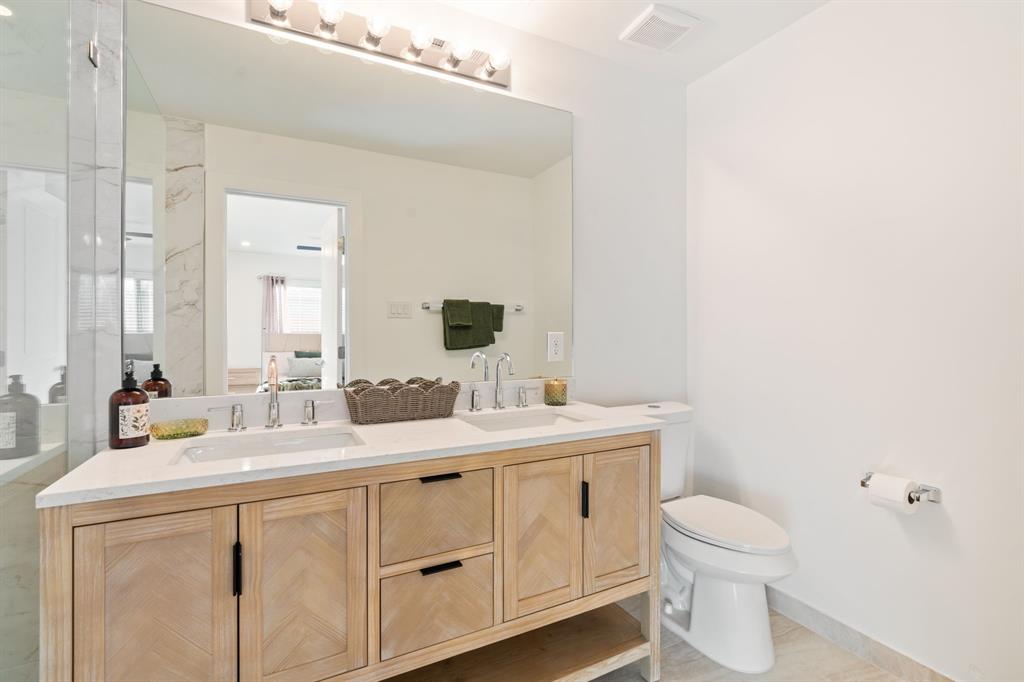 White Rock Village 01 - Residential