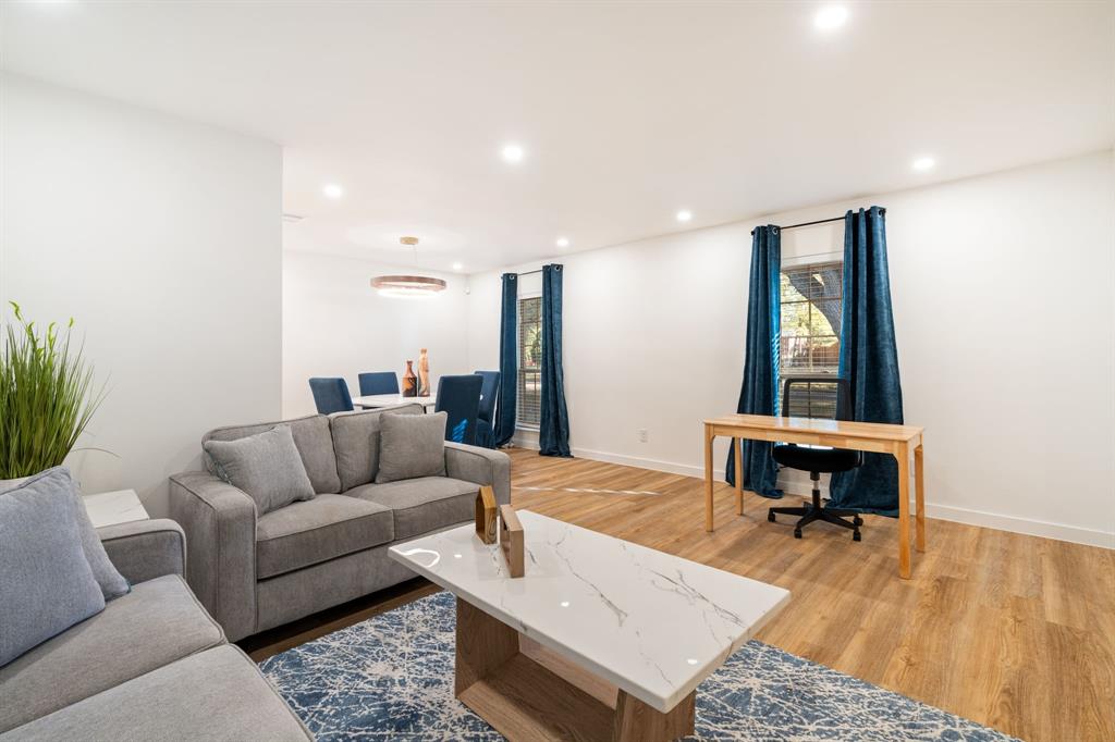 White Rock Village 01 - Residential