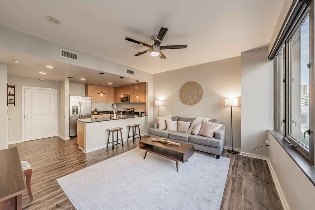 Metropolitan 1200 Main St Condo - Residential