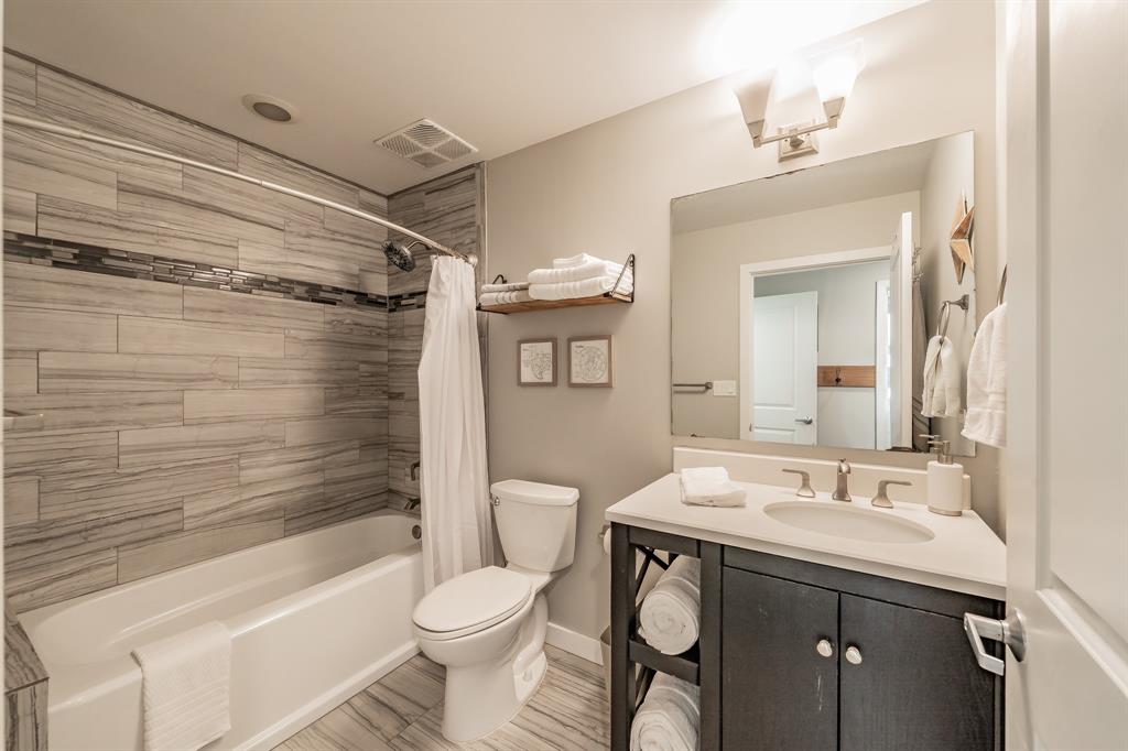 Metropolitan 1200 Main St Condo - Residential