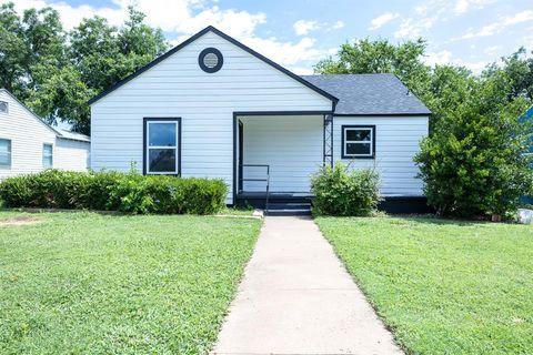 208 Hollywood Street Coleman TX 76834