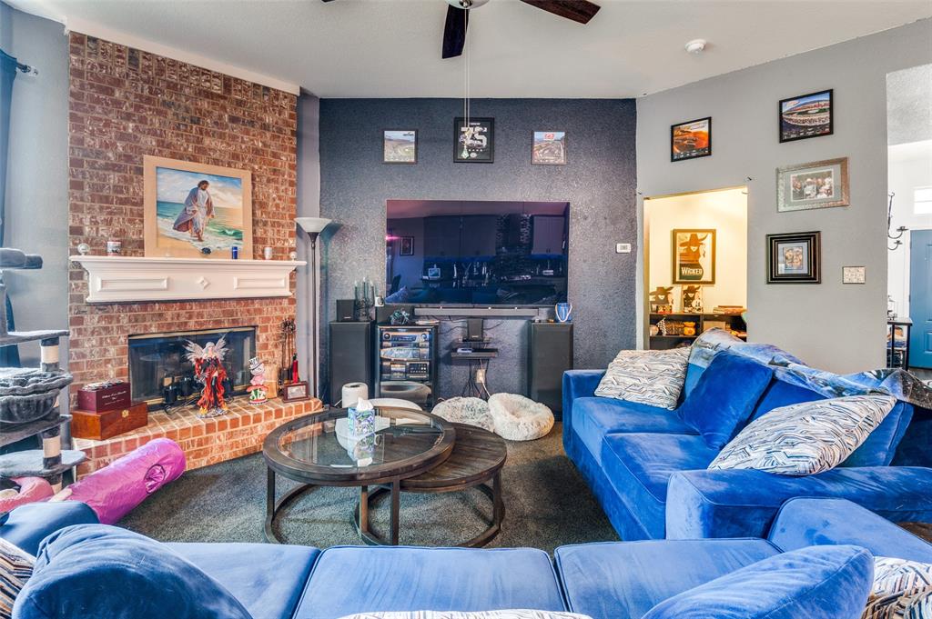 805 E Huitt Lane