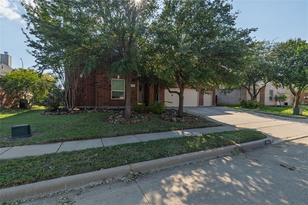 11845 Warbler Lane