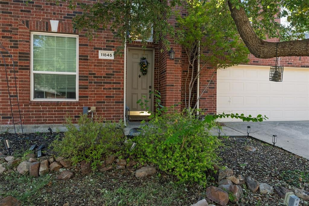 11845 Warbler Lane