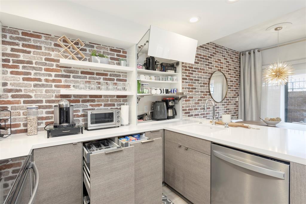 Boardwalk On The Pkwy Condos - Residential