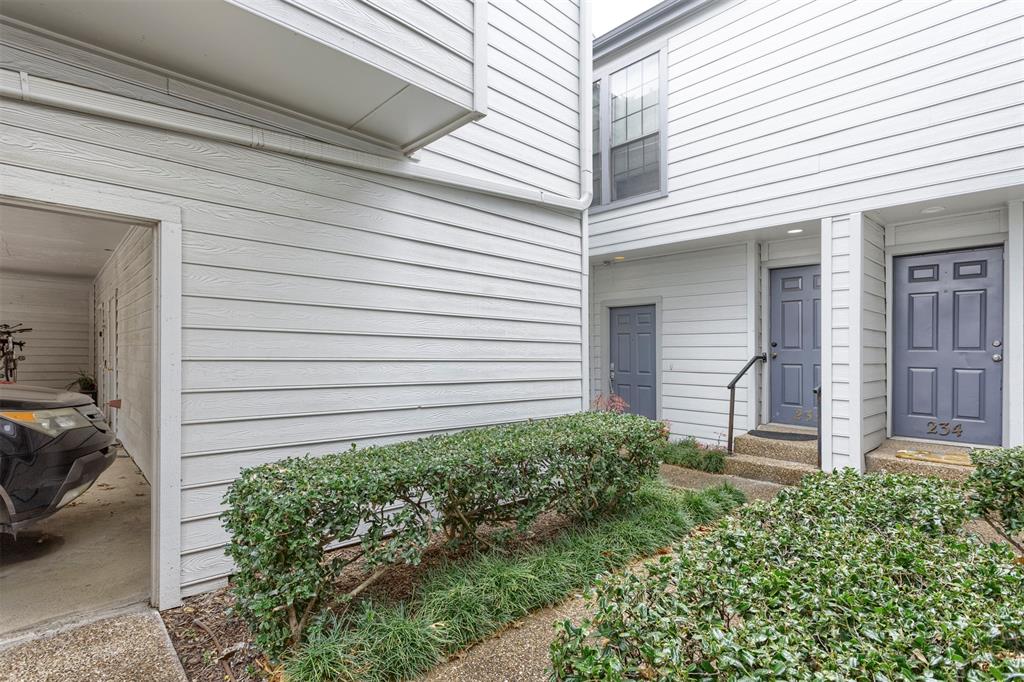 Boardwalk On The Pkwy Condos - Residential