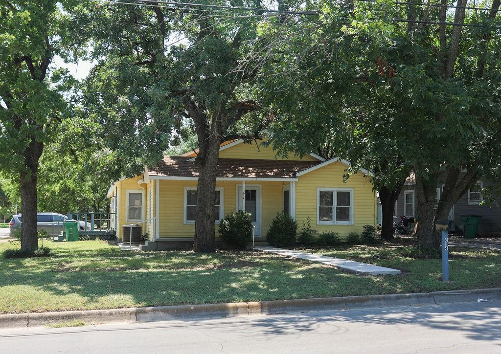 814 W Frey Street