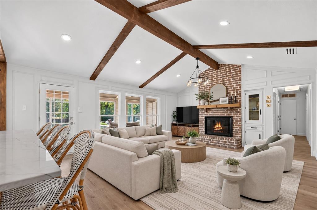 835 Cross Timbers Drive