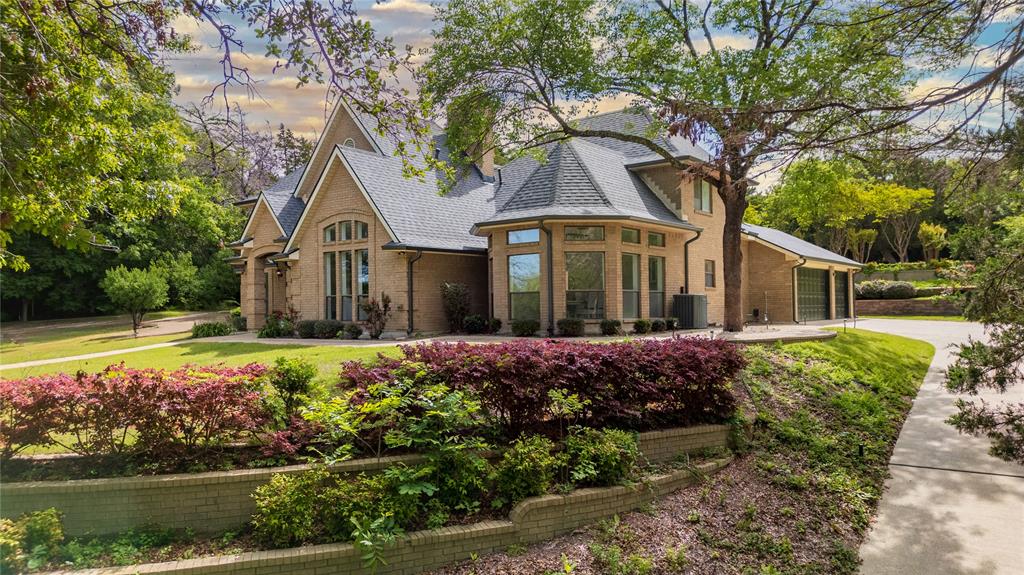 1254 Whispering Oaks Drive