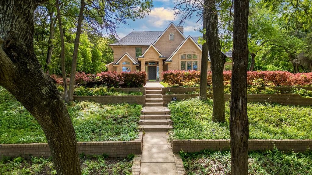 Photo of 1254 Whispering Oaks Drive, DeSoto, TX 75115 (MLS # 21239725)