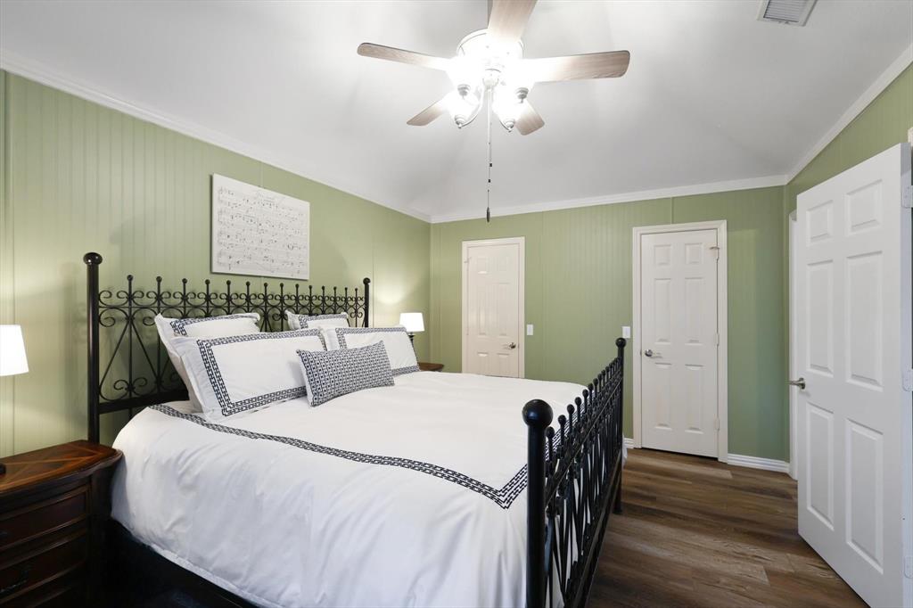 LAKESIDE ESTATES - Residential