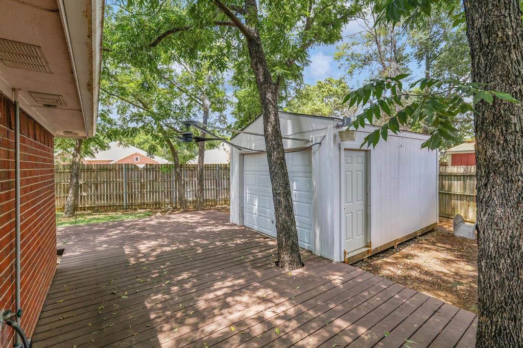 LAKESIDE ESTATES - Residential