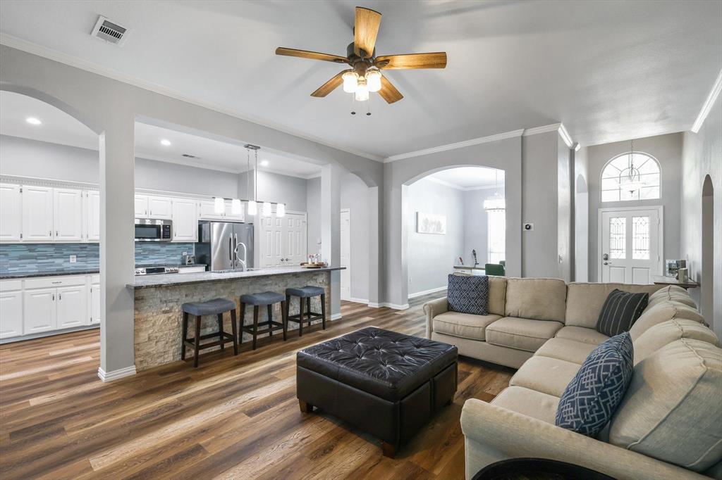 LAKESIDE ESTATES - Residential