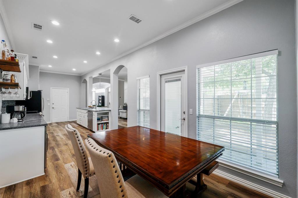 LAKESIDE ESTATES - Residential