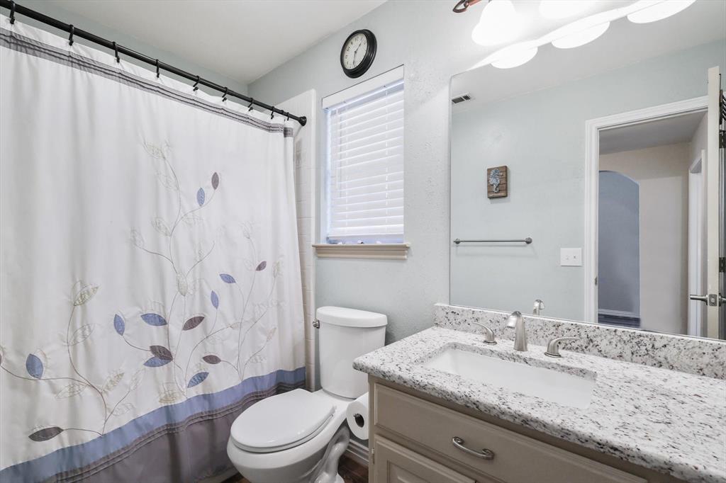 LAKESIDE ESTATES - Residential