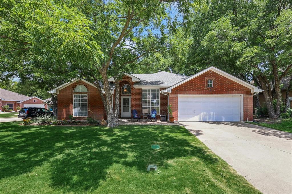 LAKESIDE ESTATES - Residential