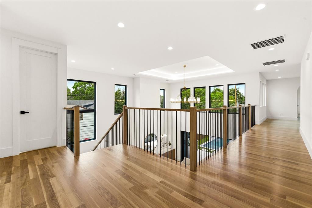 University Blvd Terrace - Residential