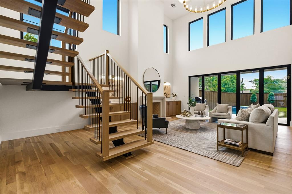 University Blvd Terrace - Residential