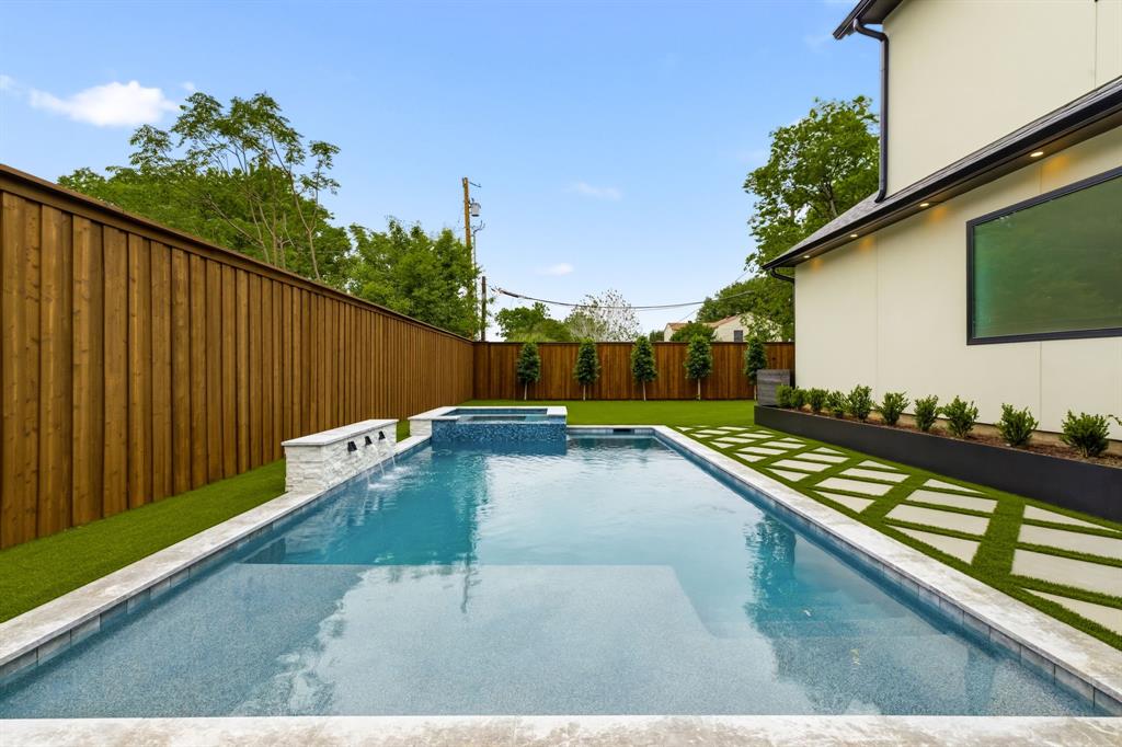 University Blvd Terrace - Residential