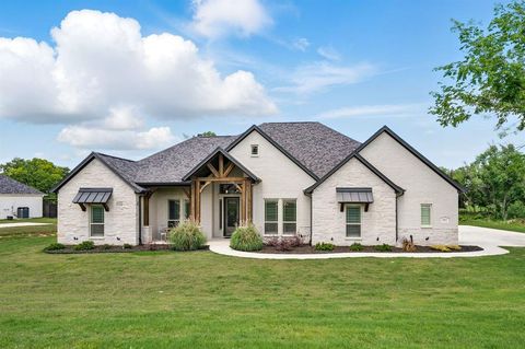 317 Wayward Spur Springtown TX 76082