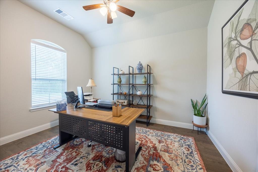 516 Gibbons Creek Trail