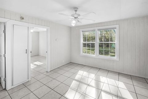 Tiny photo for 208 3rd Street, Whitesboro, TX 76273 (MLS # 21141334)