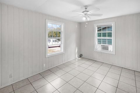 Tiny photo for 208 3rd Street, Whitesboro, TX 76273 (MLS # 21141334)