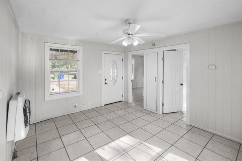 Tiny photo for 208 3rd Street, Whitesboro, TX 76273 (MLS # 21141334)