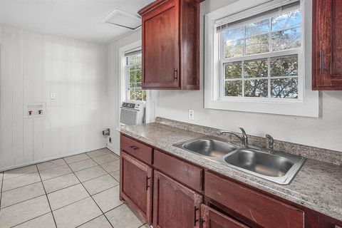 Tiny photo for 208 3rd Street, Whitesboro, TX 76273 (MLS # 21141334)