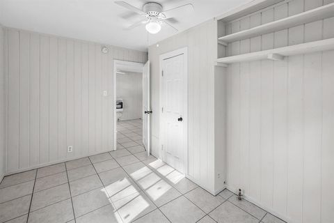 Tiny photo for 208 3rd Street, Whitesboro, TX 76273 (MLS # 21141334)