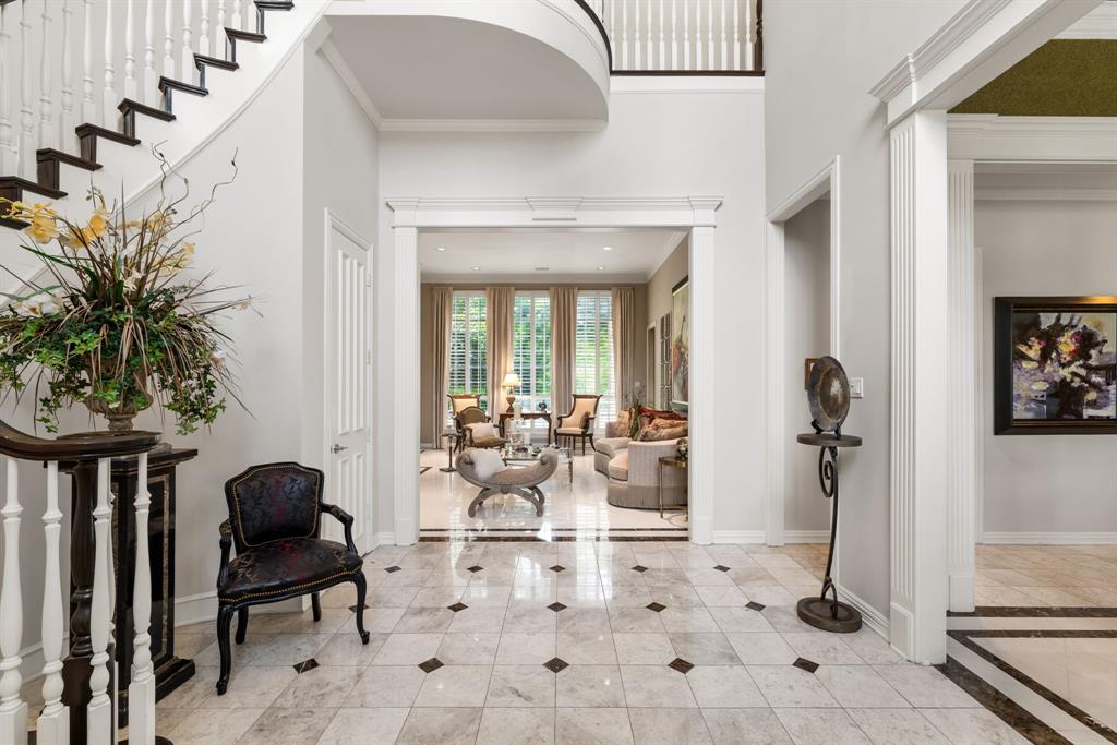 5613 Shady Elm Circle