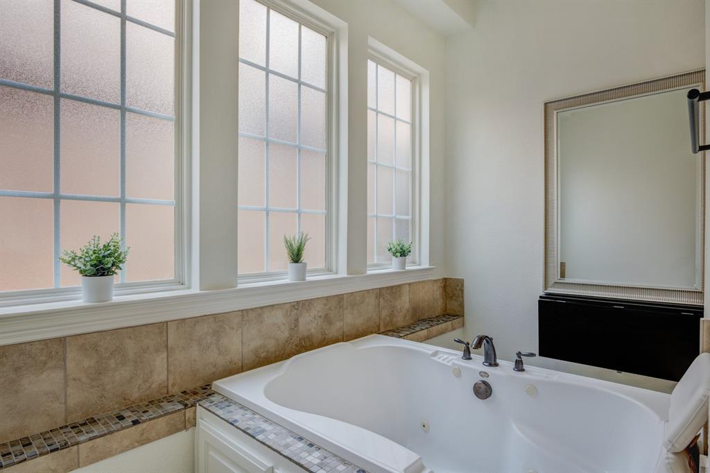 Dallas, Texas 75218, United States, 5 Bedrooms Bedrooms, ,4 BathroomsBathrooms,Residential,Active,138832