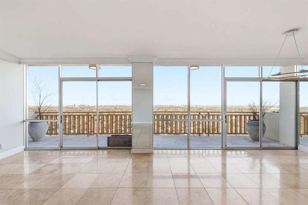 6211 W Northwest Highway 2904