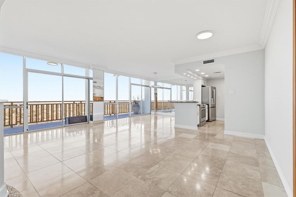 6211 W Northwest Highway 2904