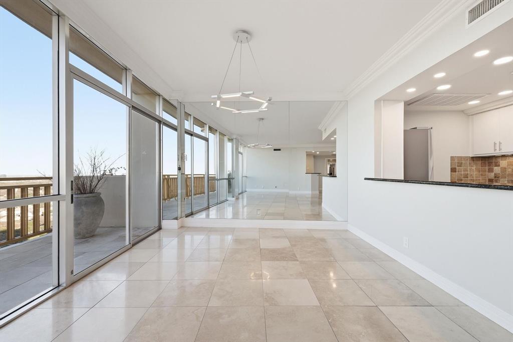 6211 W Northwest Highway 2904