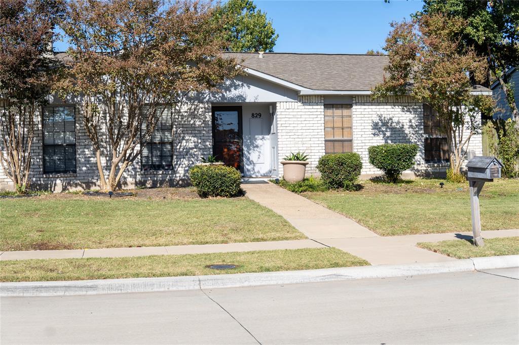 829 Cambridge Drive