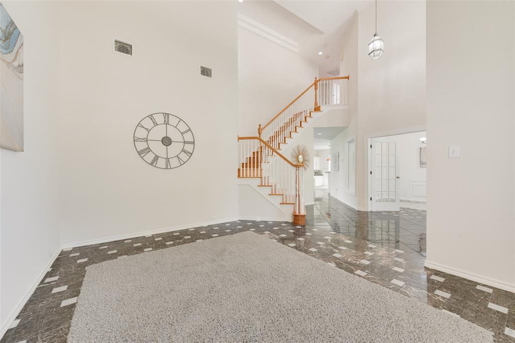 1502 N Crossing Drive