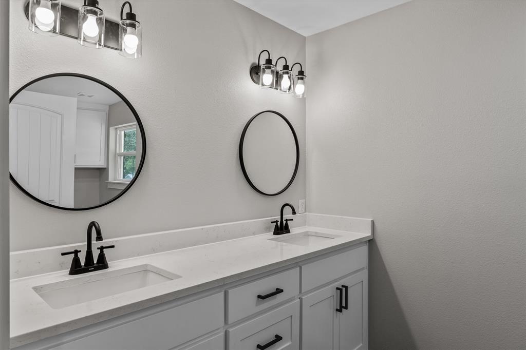 Riverside Road Es - Residential