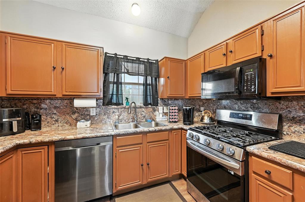 1630 Mockingbird Lane