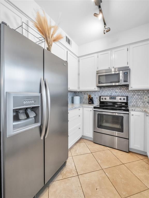 Holland Ave Condo 4402 - Residential Lease