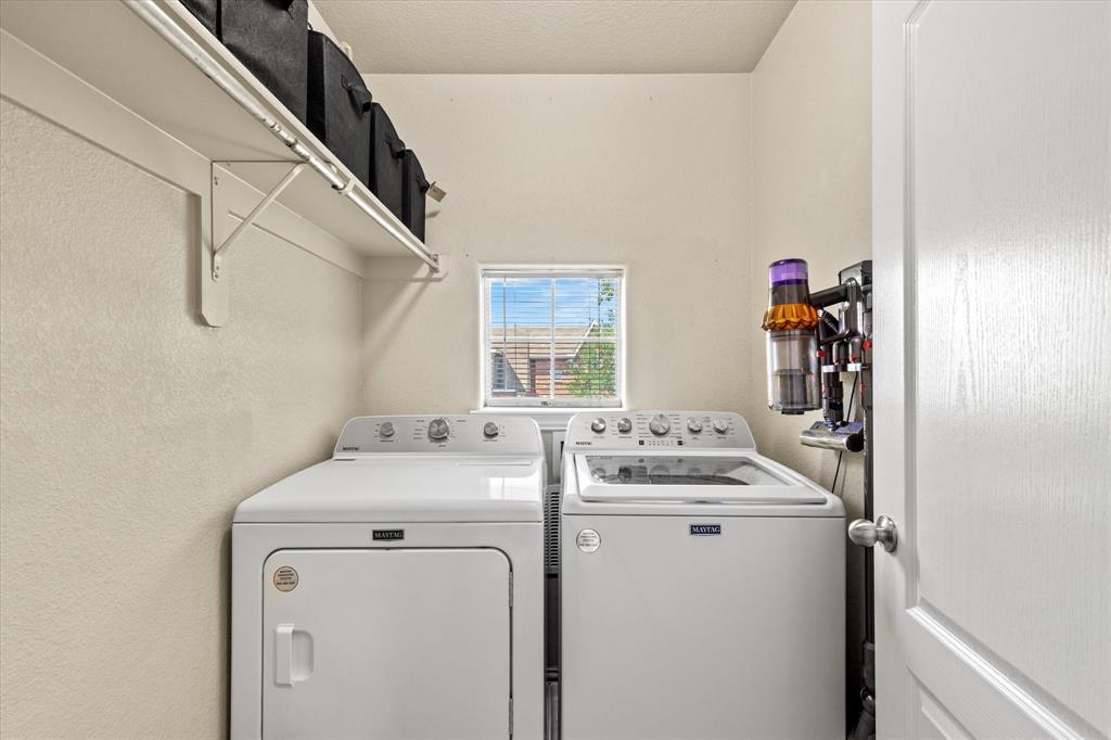 Chateaux Of Allen Twnhms The - Residential