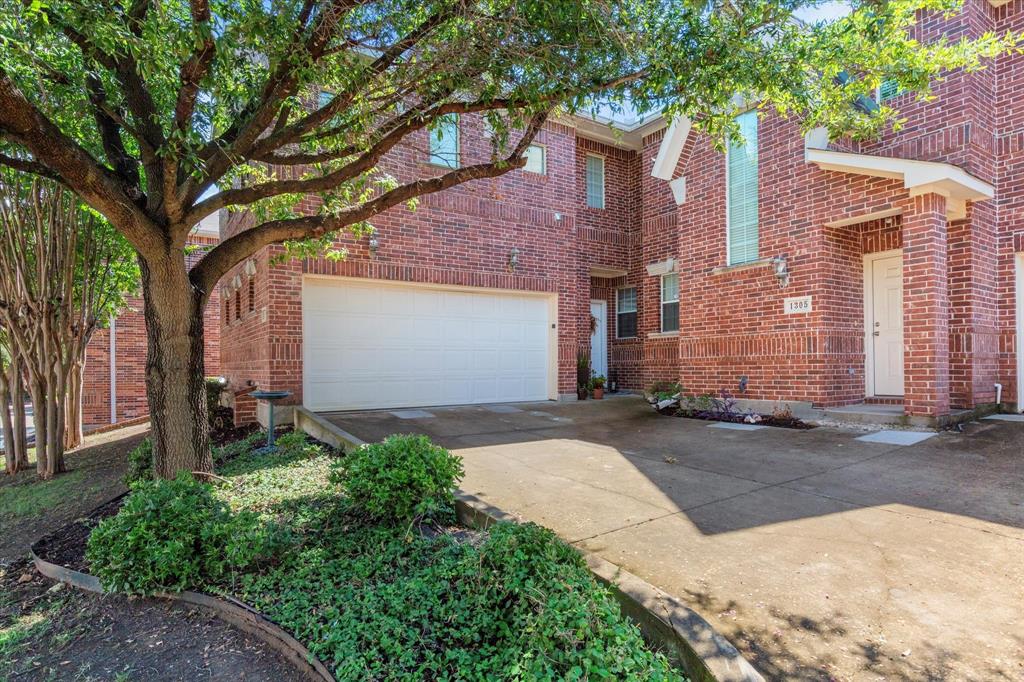 Chateaux Of Allen Twnhms The - Residential